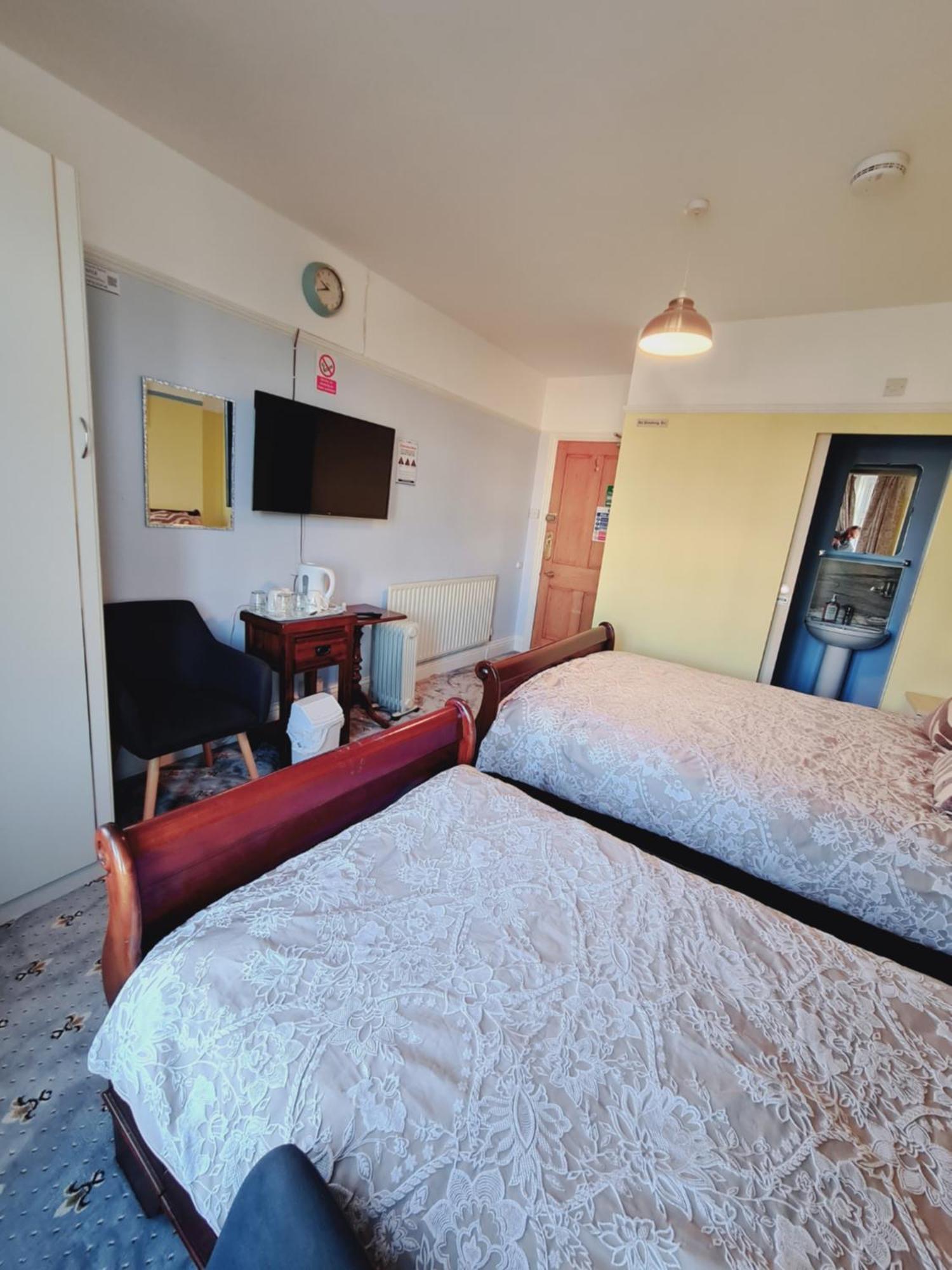 Thornbury Accommodation 伯翰姆昂斯 外观 照片