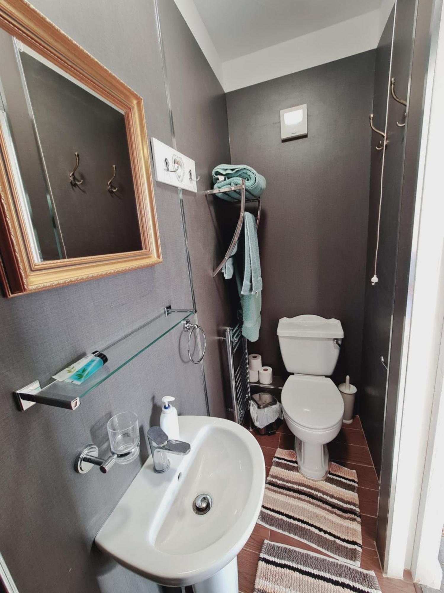 Thornbury Accommodation 伯翰姆昂斯 外观 照片