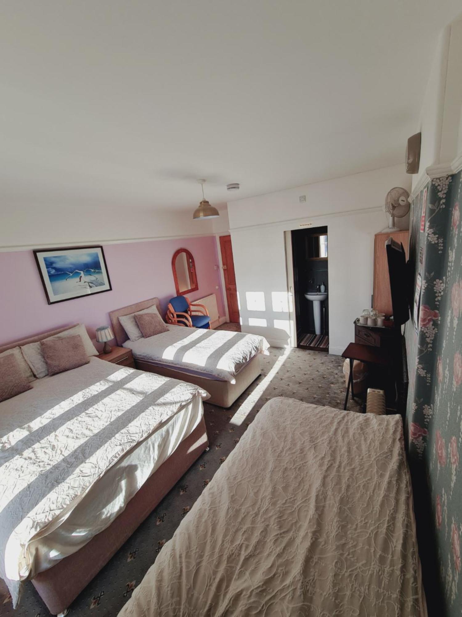 Thornbury Accommodation 伯翰姆昂斯 外观 照片